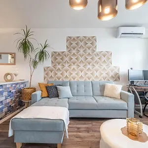 Pastelle With Own Parking Place Apartman
